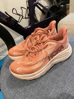 Hoka Clifton 10 Running Shoes Womens 8.5